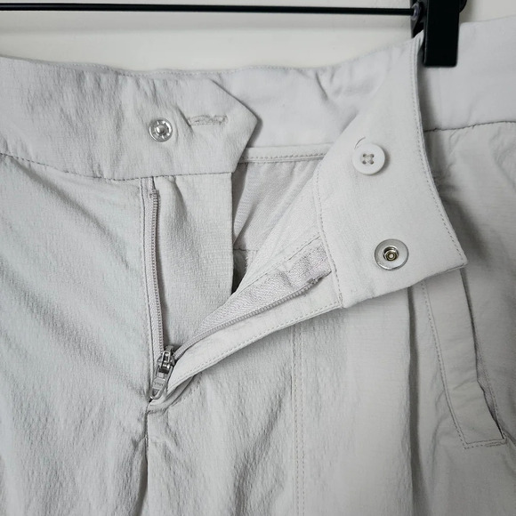 Athleta | Trekkie Hike Straight Leg Pant in Birch Grey - Size 6 - Picture 5 of 14